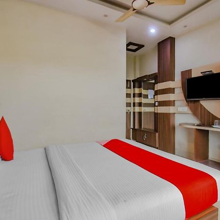 Oyo 1851 Hotel Sefali Deluxe Kolkata Bagian luar foto