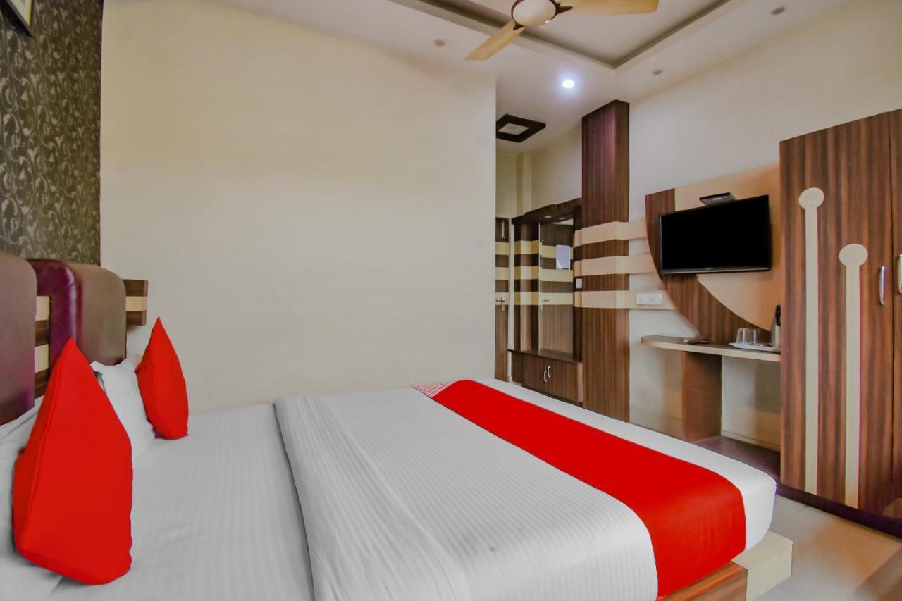 Oyo 1851 Hotel Sefali Deluxe Kolkata Bagian luar foto