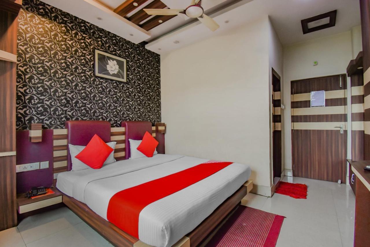 Oyo 1851 Hotel Sefali Deluxe Kolkata Bagian luar foto