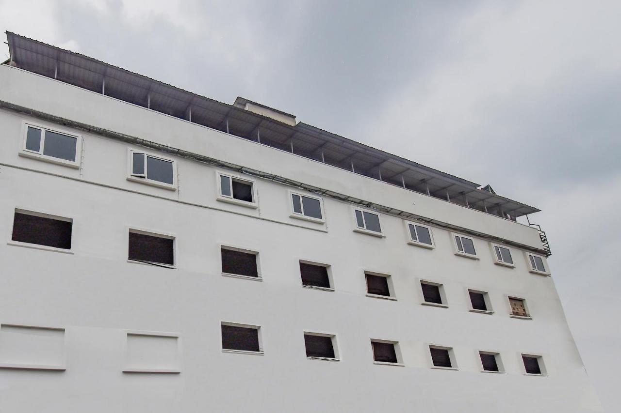 Oyo 1851 Hotel Sefali Deluxe Kolkata Bagian luar foto